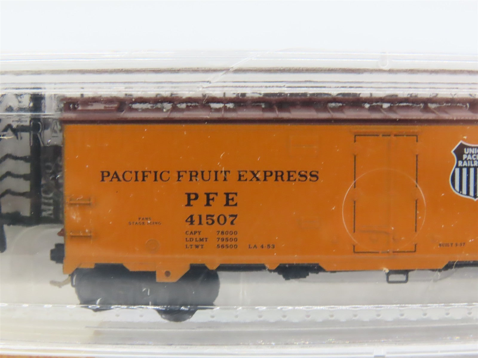N Scale Micro-Trains 59520 Pacific Fruit Express 40' Steel Side Ice Reefer RTR