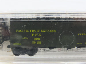 N Scale Micro-Trains 59510 PFE Pacific Fruit Express 40' Reefer 925 RTR