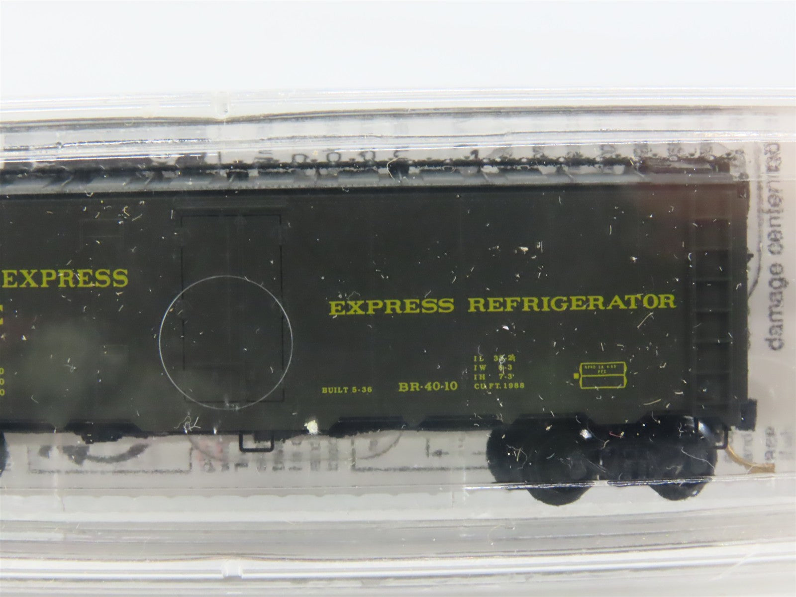N Scale Micro-Trains 59510 PFE Pacific Fruit Express 40' Reefer 925 RTR