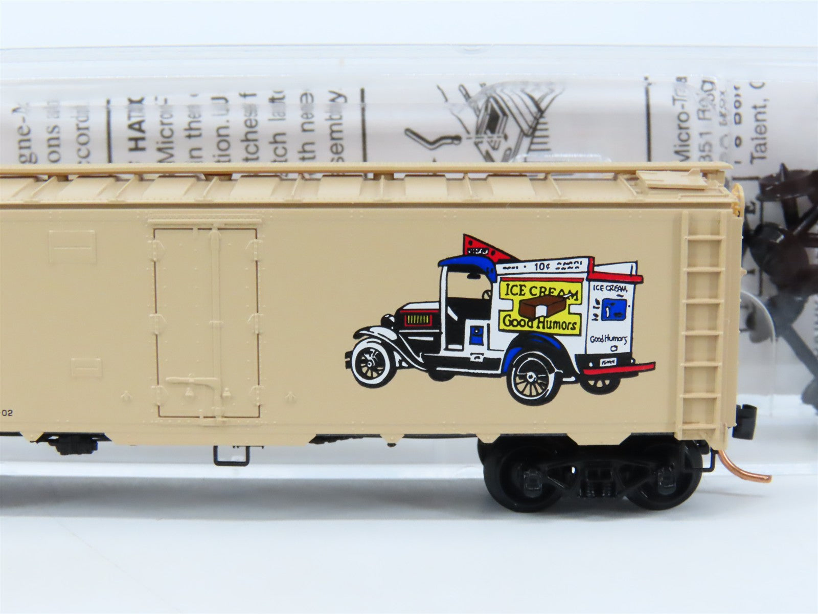 N Scale Micro-Trains 59580 GH Good Humor 40' Steel Ice Reefer 8002 RTR