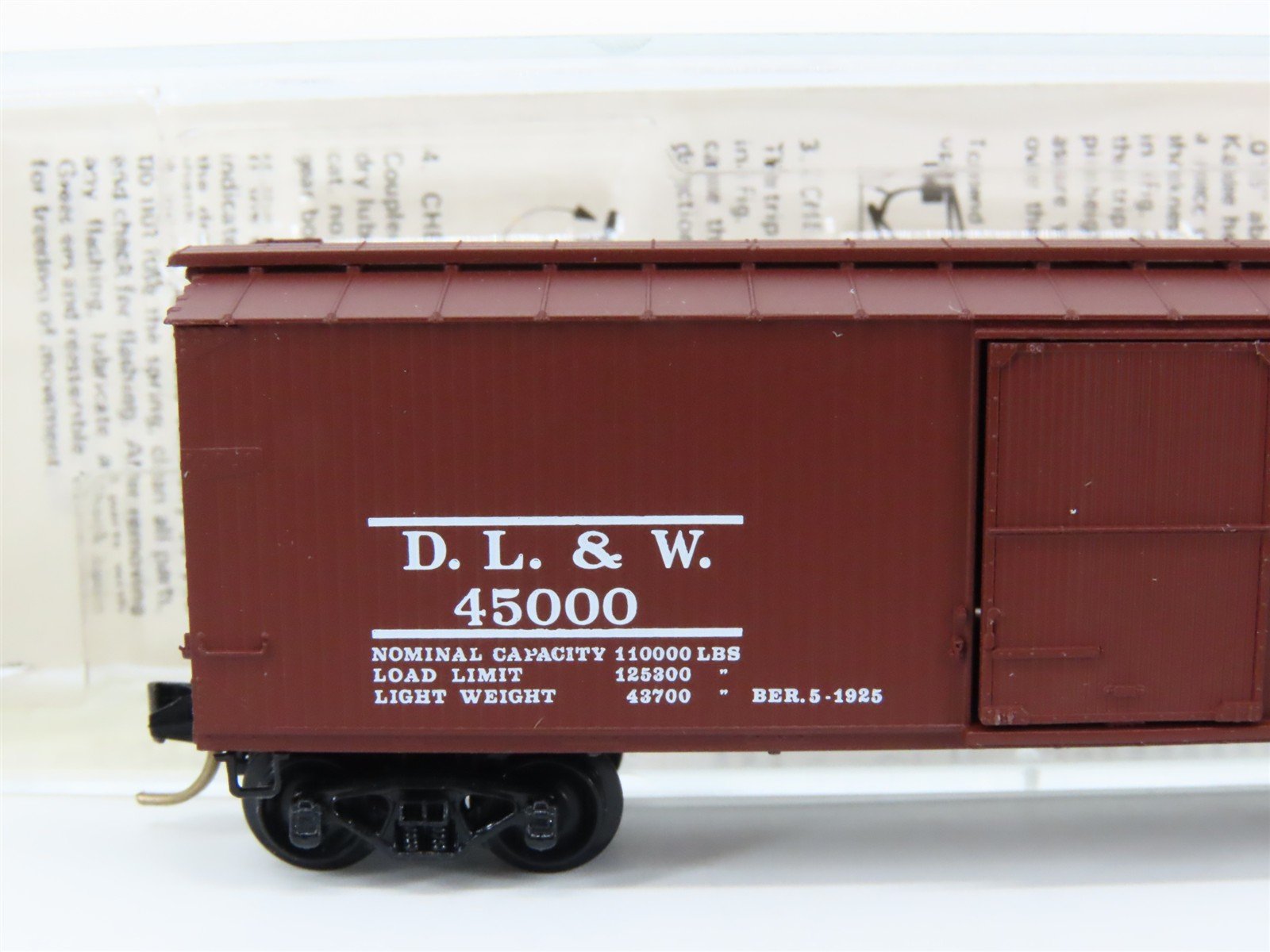 N Scale Micro-Trains 39070 Delaware, Lackawanna & Western 40' Box Car RTR