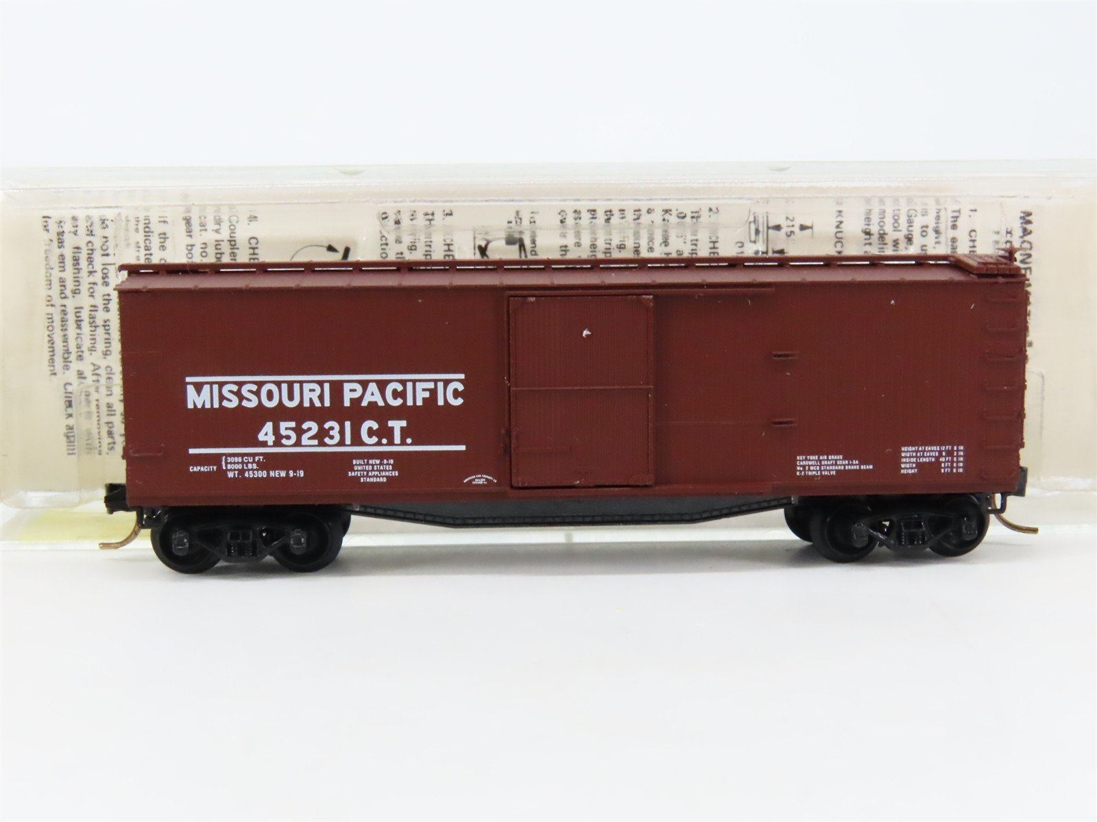N Scale Micro-Trains 39090 MP Missouri Pacific 40' Box Car 45231 RTR