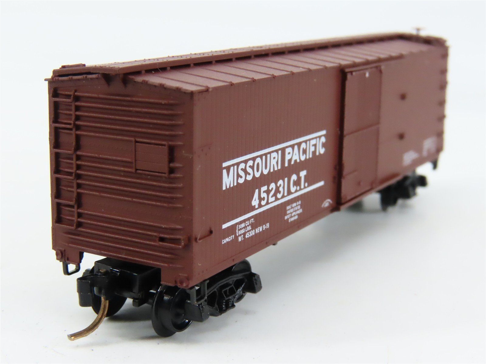 N Scale Micro-Trains 39090 MP Missouri Pacific 40' Box Car 45231 RTR