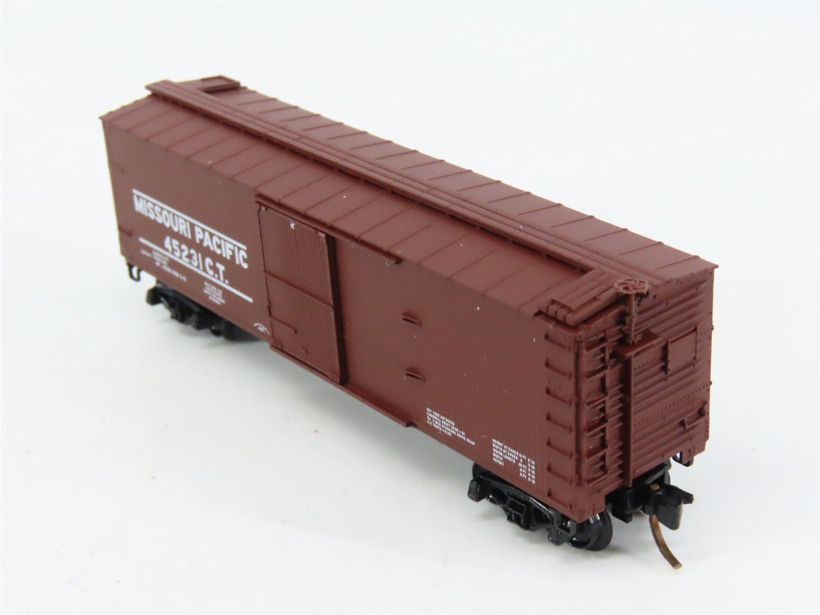 N Scale Micro-Trains 39090 MP Missouri Pacific 40' Box Car 45231 RTR
