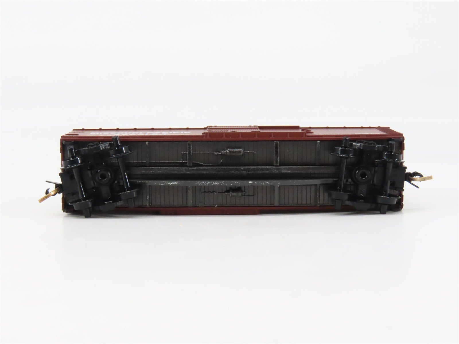 N Scale Micro-Trains 39090 MP Missouri Pacific 40' Box Car 45231 RTR