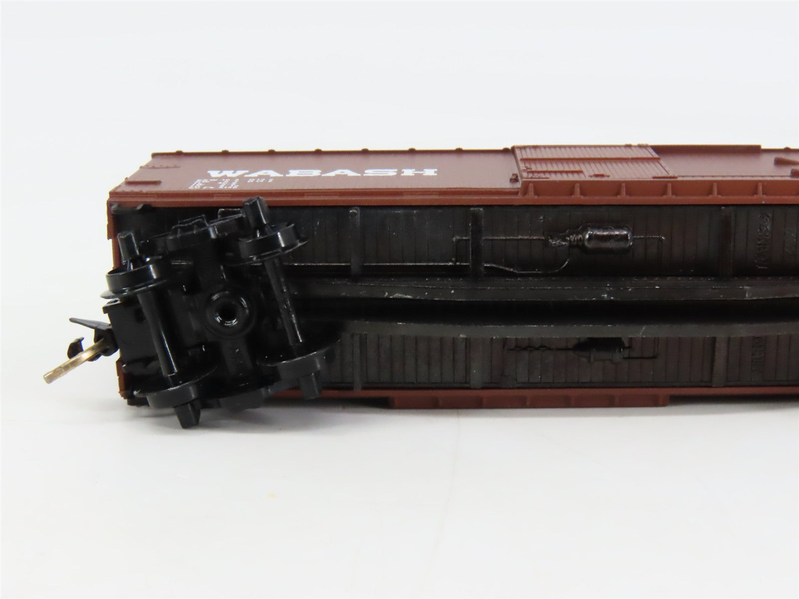 N Scale Micro-Trains 39120 WAB Wabash 40' Box Car 80027 RTR