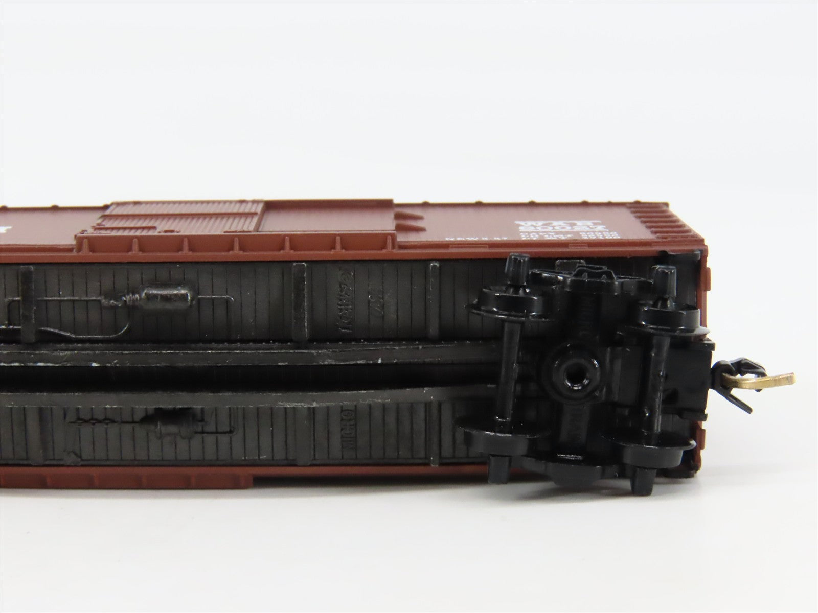 N Scale Micro-Trains 39120 WAB Wabash 40' Box Car 80027 RTR
