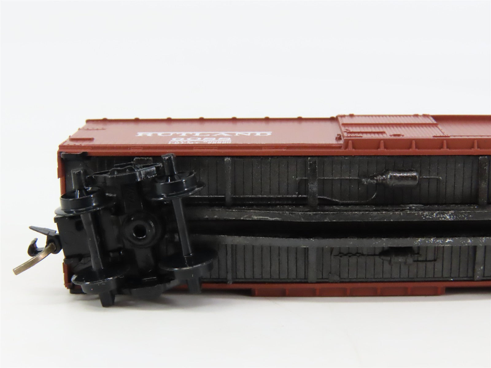 N Scale Micro-Trains 39130 RUT Rutland 40' Box Car 6088 RTR
