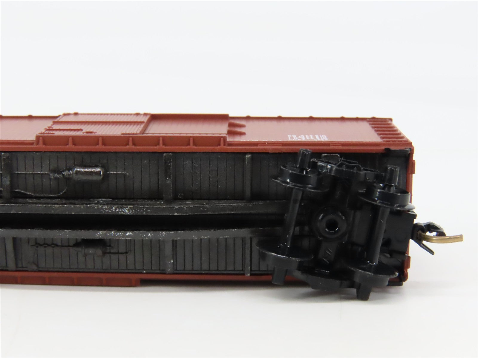N Scale Micro-Trains 39130 RUT Rutland 40' Box Car 6088 RTR