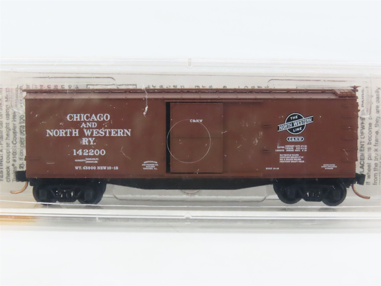 N Scale Micro-Trains 39160 CNW Chicago & North Western 40' Box Car 142200 RTR