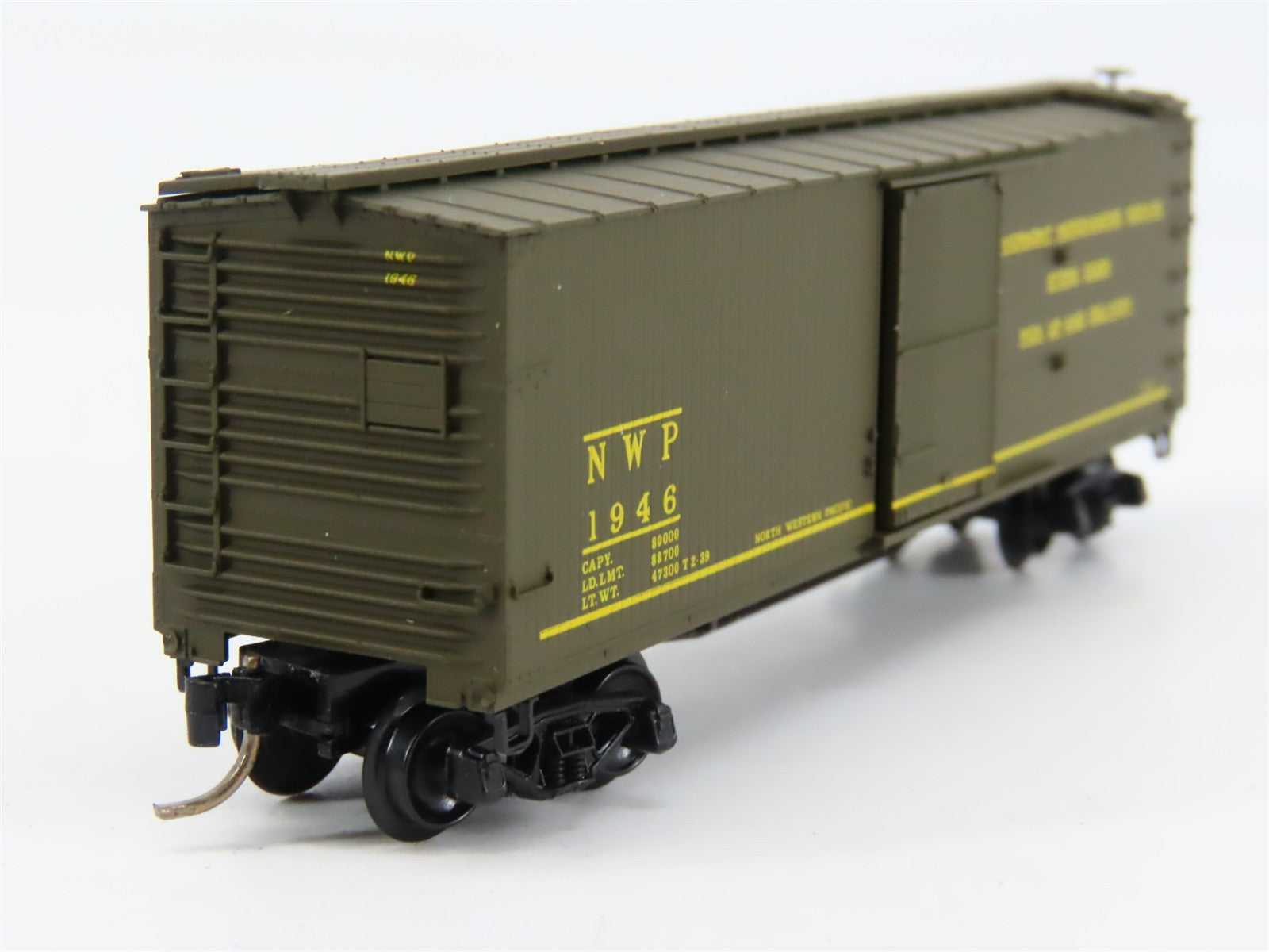 N Scale Micro-Trains 39140 NWP Northwestern Pacific Overnight 40' Box Car 1946