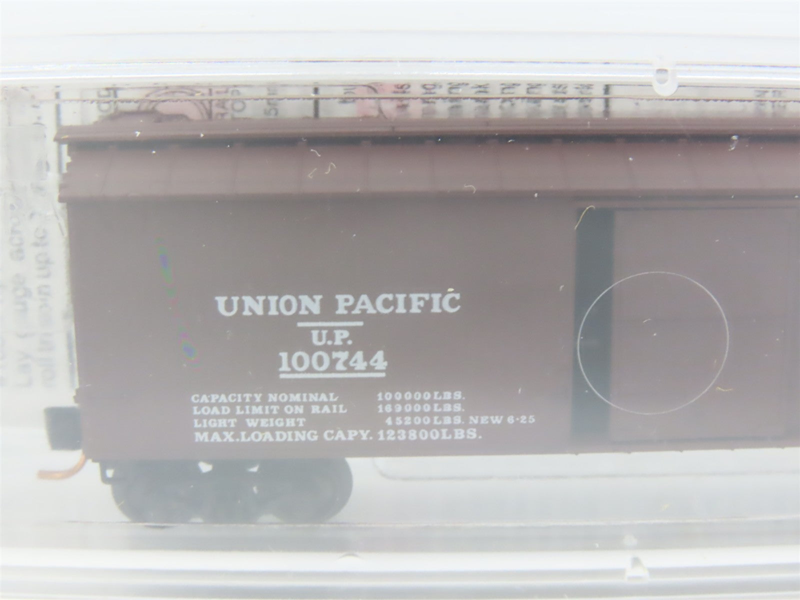N Scale Micro-Trains 39210 UP Union Pacific 40' Double-Sheathed Wood Box Car RTR
