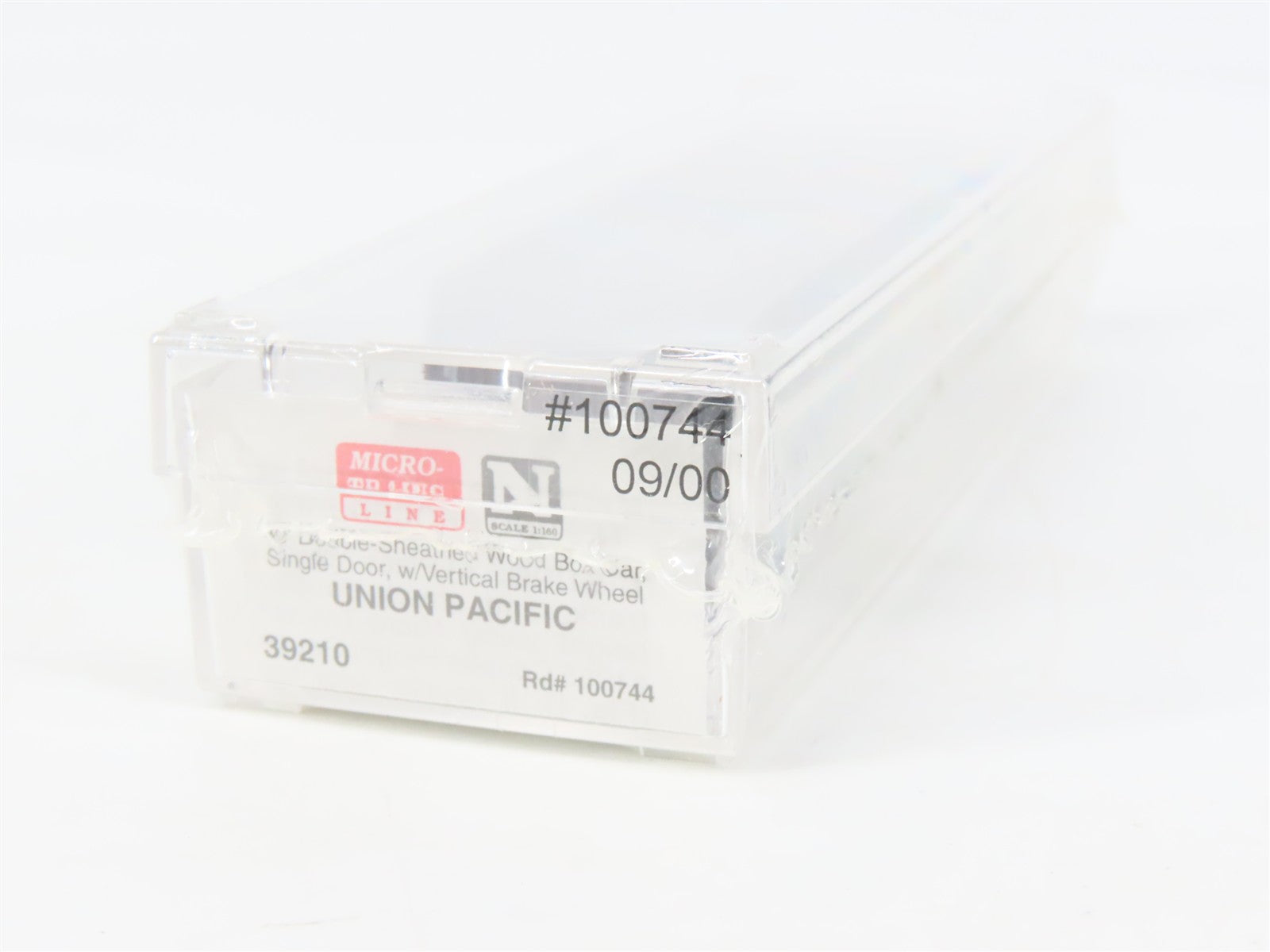 N Scale Micro-Trains 39210 UP Union Pacific 40' Double-Sheathed Wood Box Car RTR