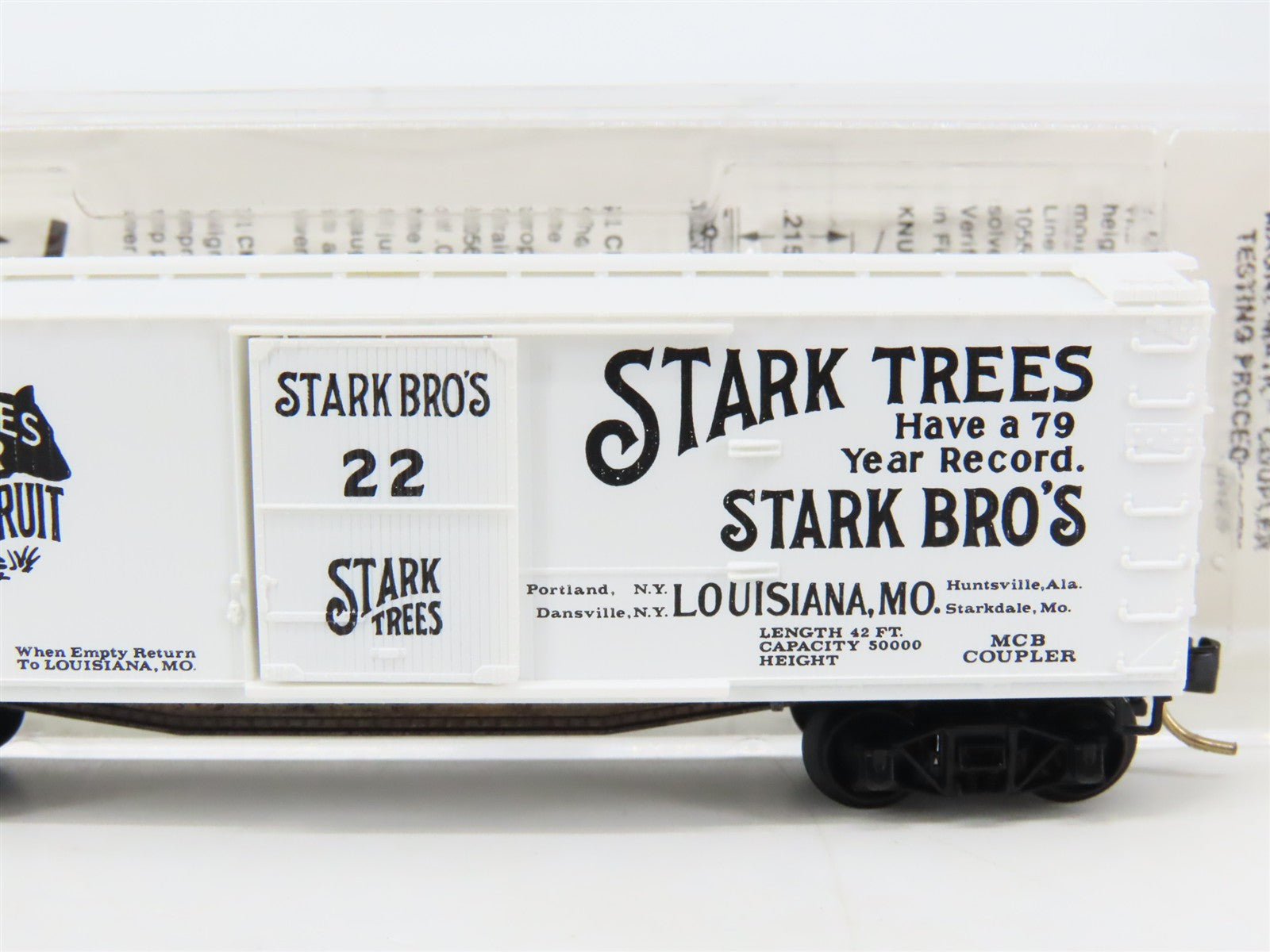 N Scale Micro-Trains 42010 Stark Bro's 40' Box Car 22 RTR