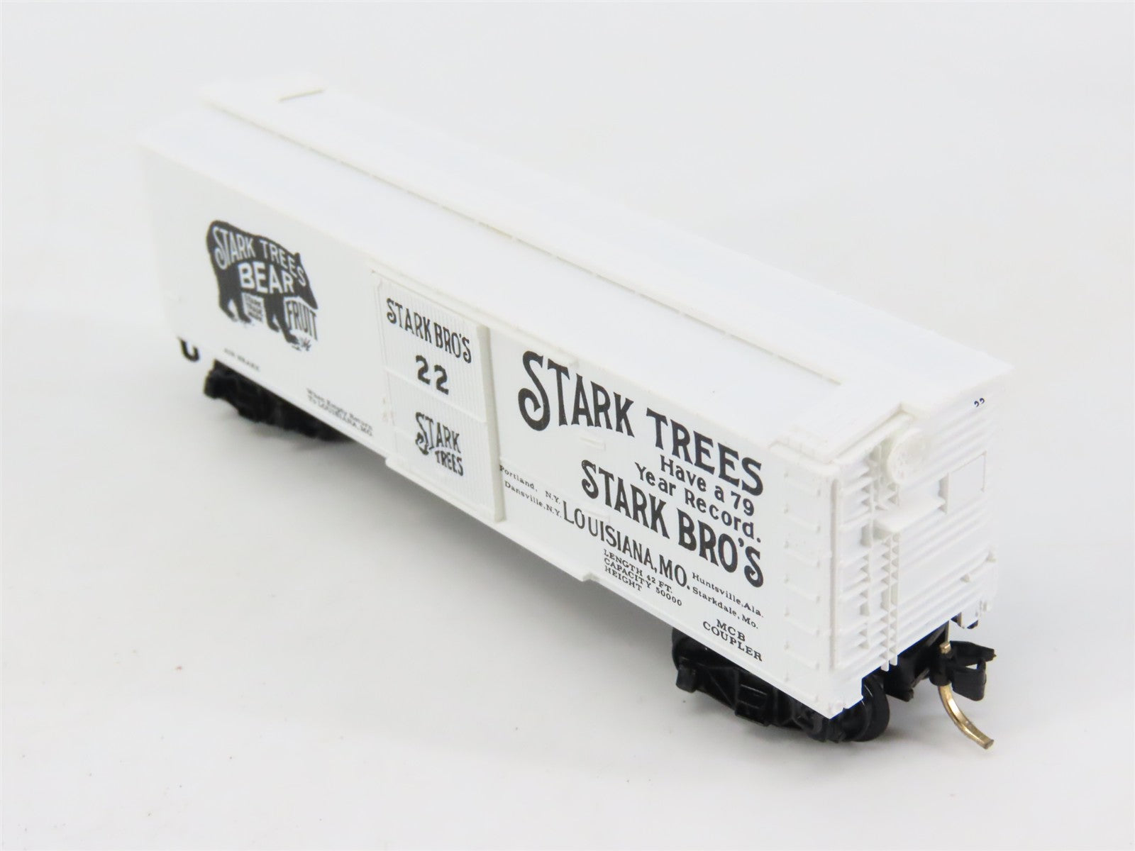 N Scale Micro-Trains 42010 Stark Bro's 40' Box Car 22 RTR
