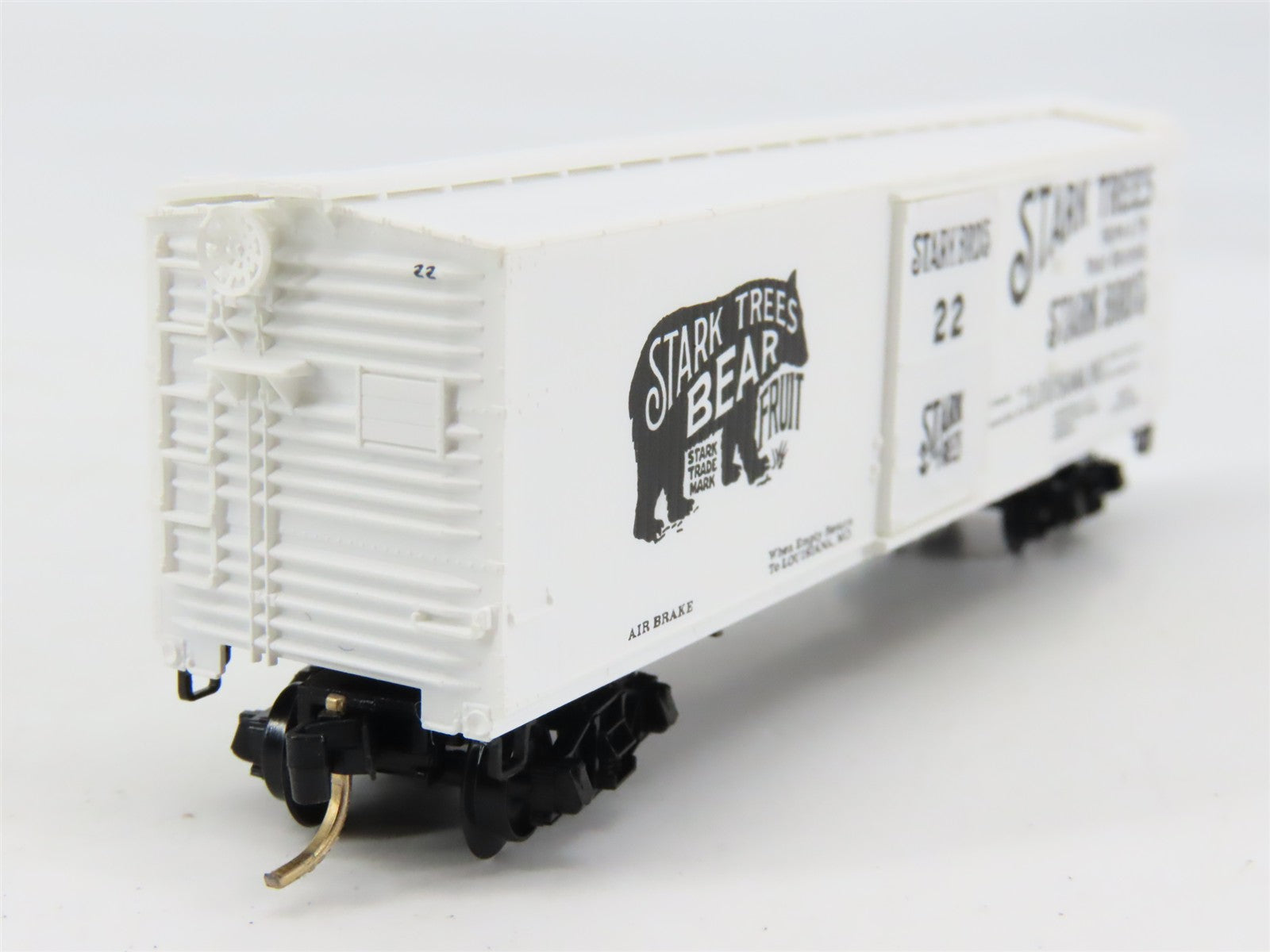 N Scale Micro-Trains 42010 Stark Bro's 40' Box Car 22 RTR