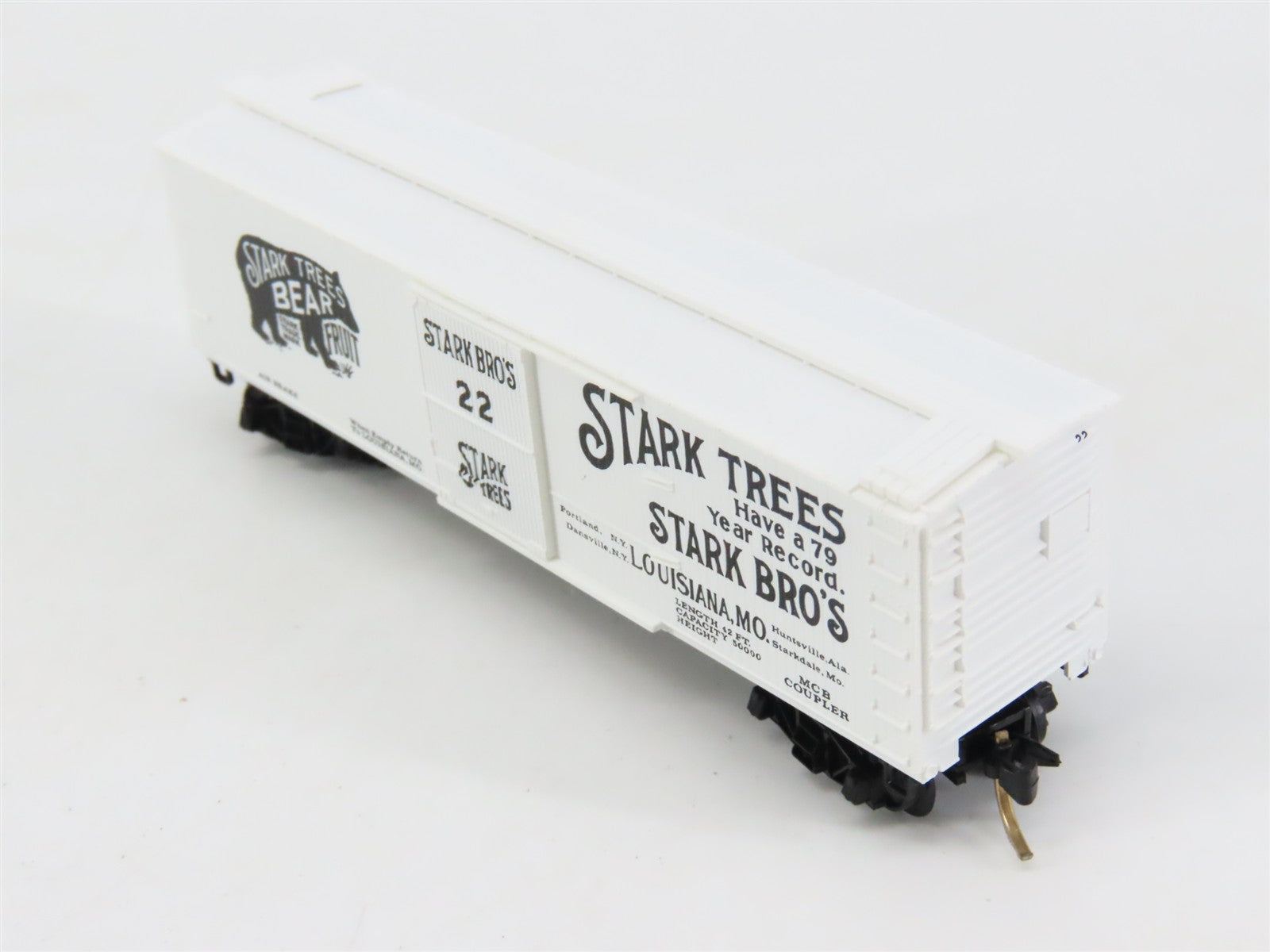 N Scale Micro-Trains 42010 Stark Bro's 40' Box Car 22 RTR