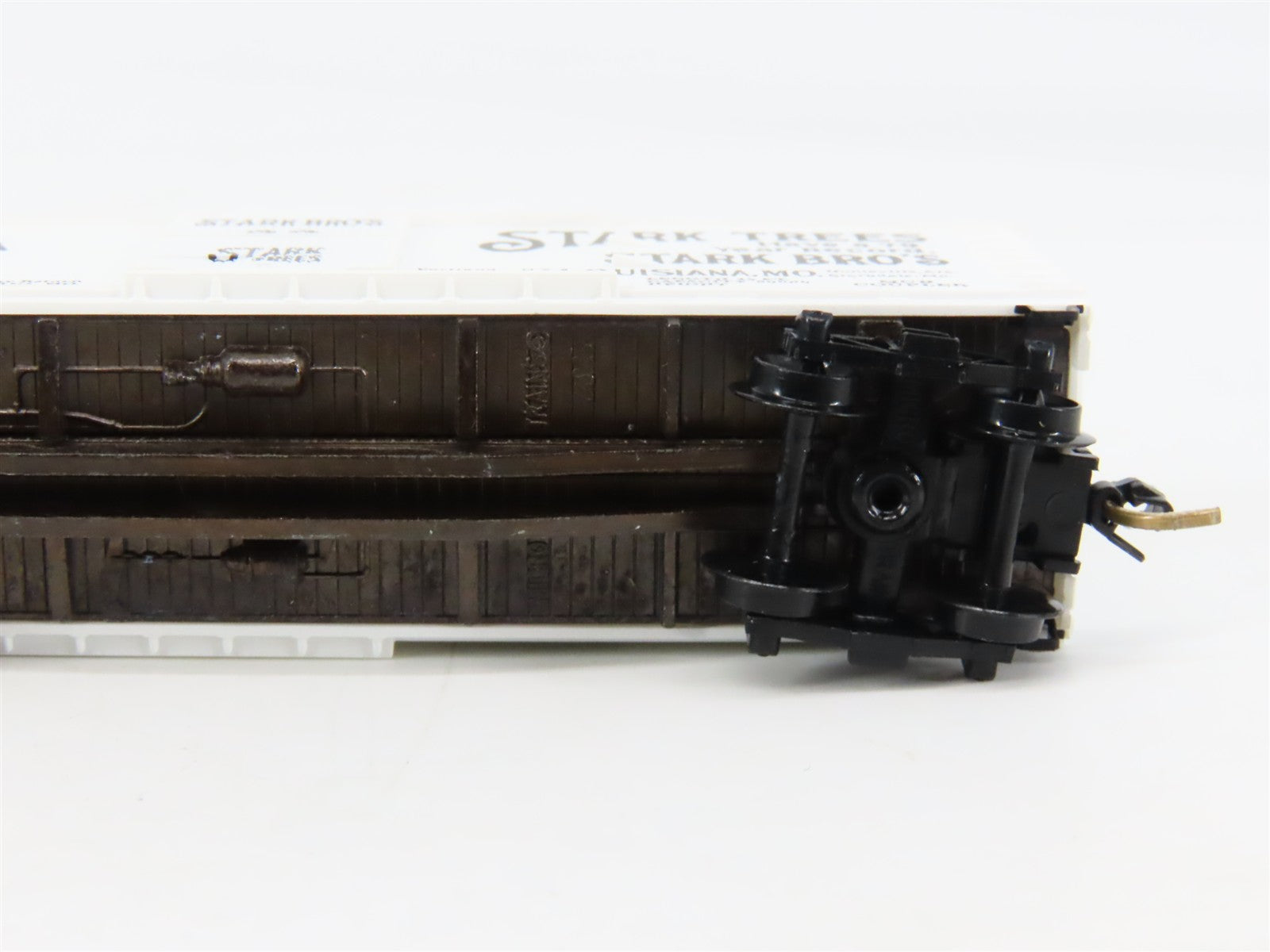 N Scale Micro-Trains 42010 Stark Bro's 40' Box Car 22 RTR
