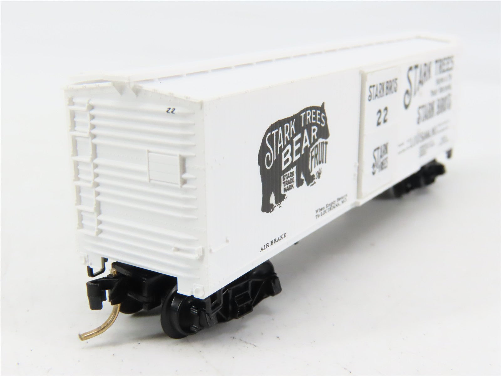 N Scale Micro-Trains 42010 Stark Trees 40' Box Car 22 RTR