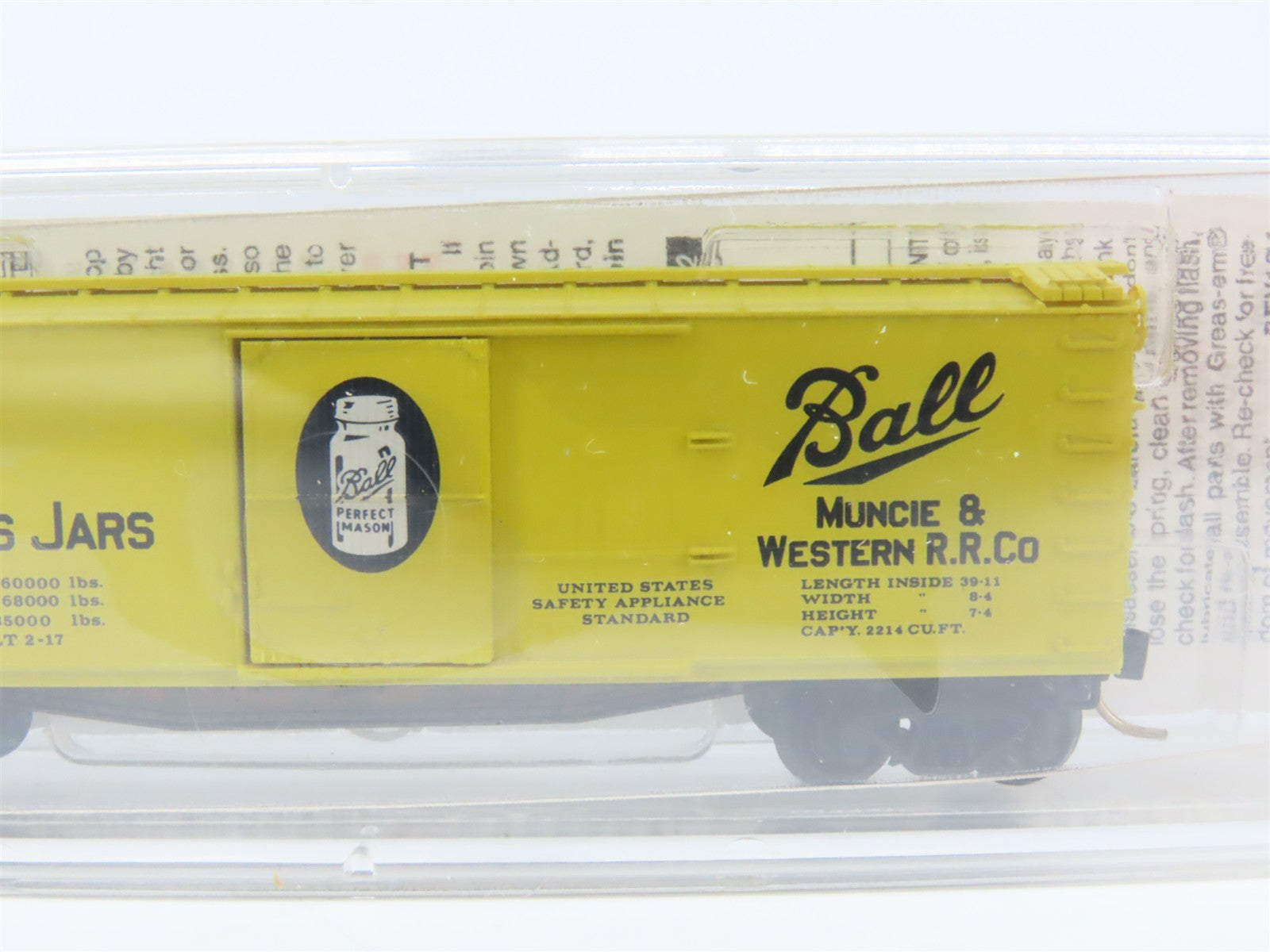 N Scale Micro-Trains 42030 Muncie & Western 40' Double-Sheathed Wood Box Car RTR
