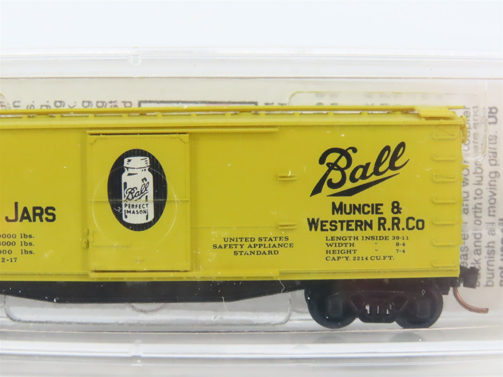 N Scale Micro-Trains 42030 MWR Ball Glass Jars 40' Single Door Box Car 1022 RTR