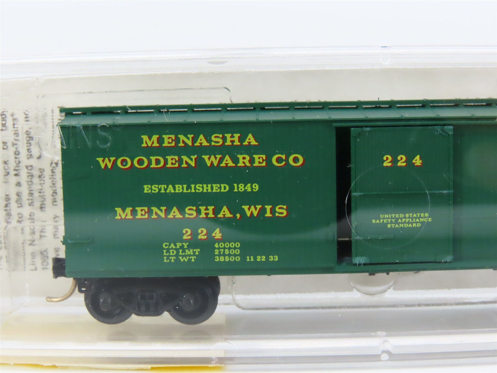 N Scale Micro-Trains 42040 Menasha Woodenware 40' Box Car 224 RTR