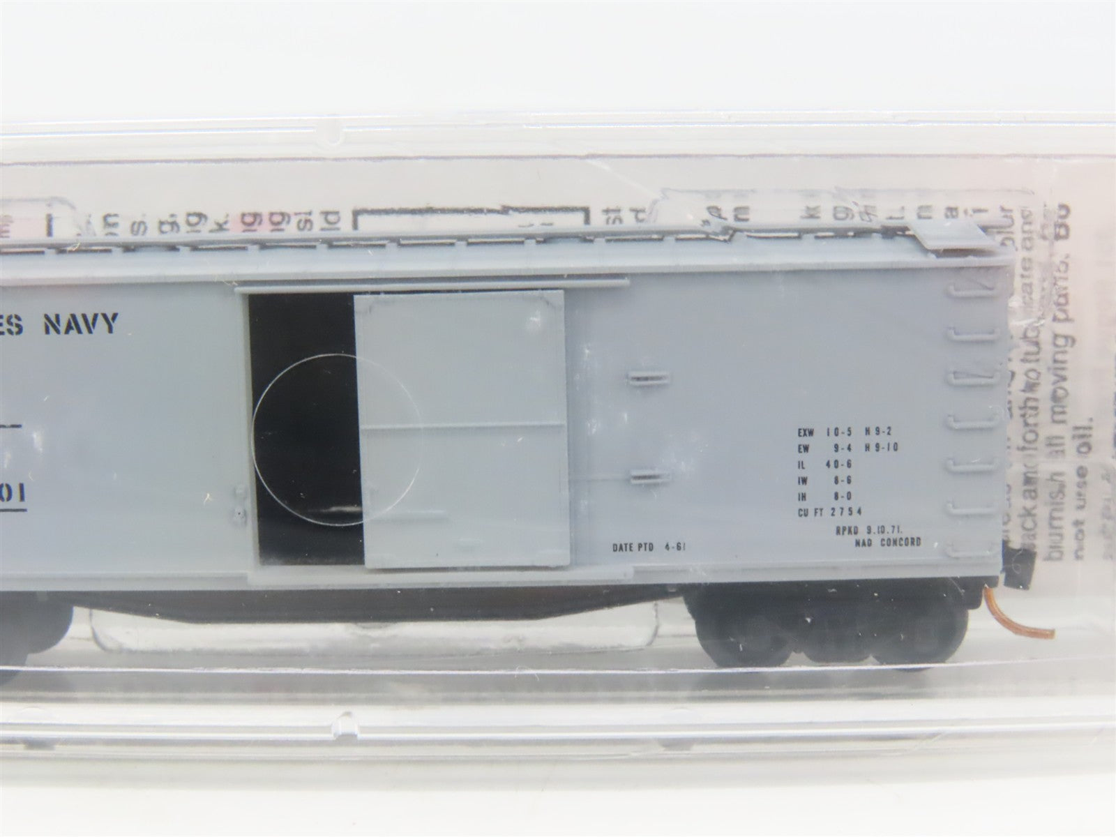 N Scale Micro-Trains 04200050 USN United States Navy 40' Box Car 61-00201 RTR