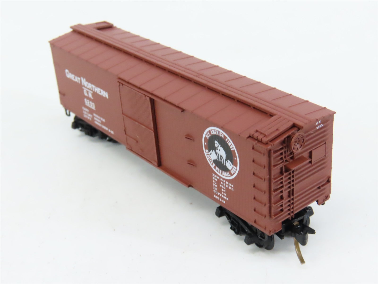 N Scale Micro-Trains 42080 GN Great Northern 40' Box Car 6203 RTR