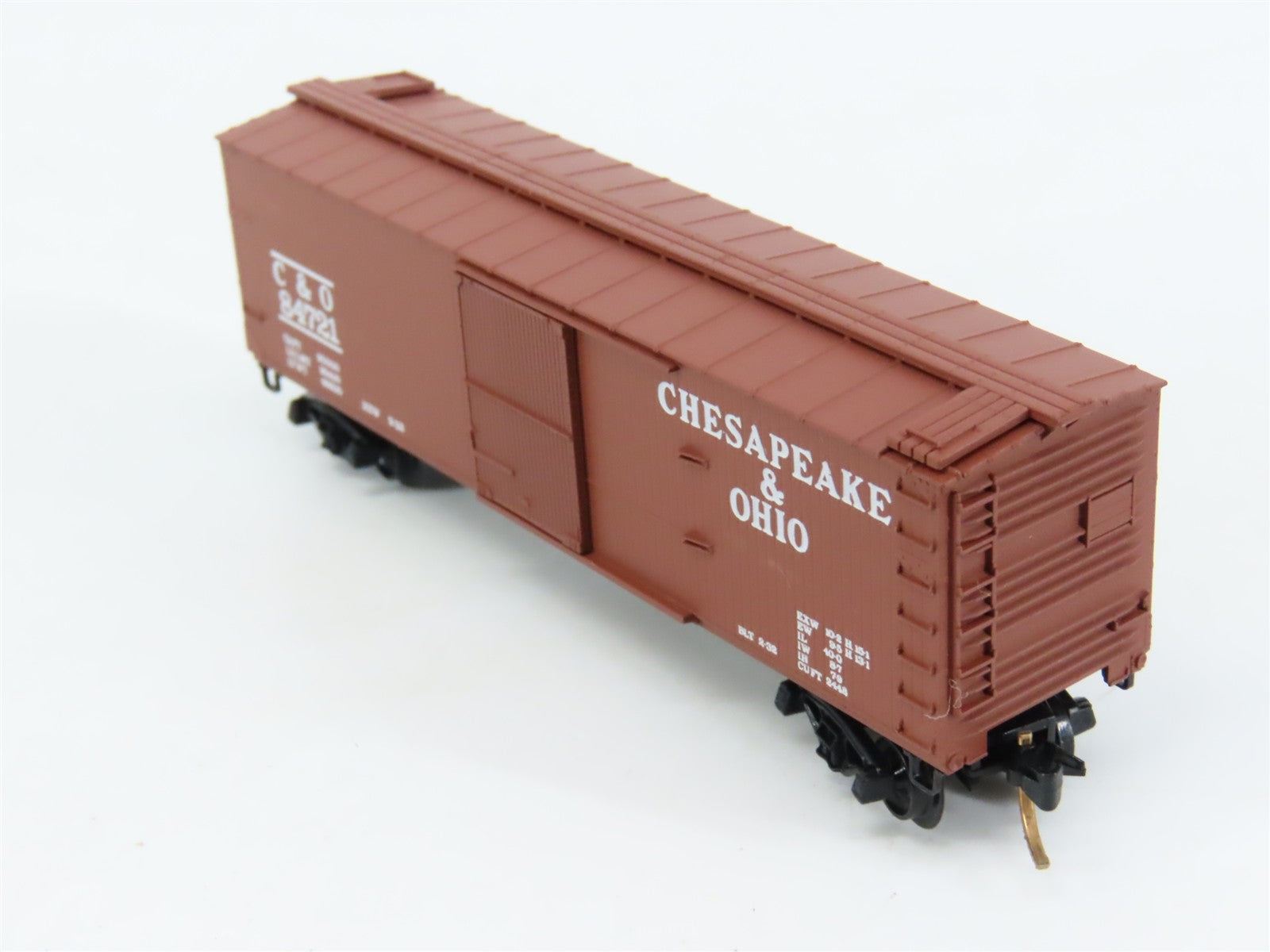 N Scale Micro-Trains 42120 C&O Chesapeake & Ohio 40' Box Car 84721 RTR