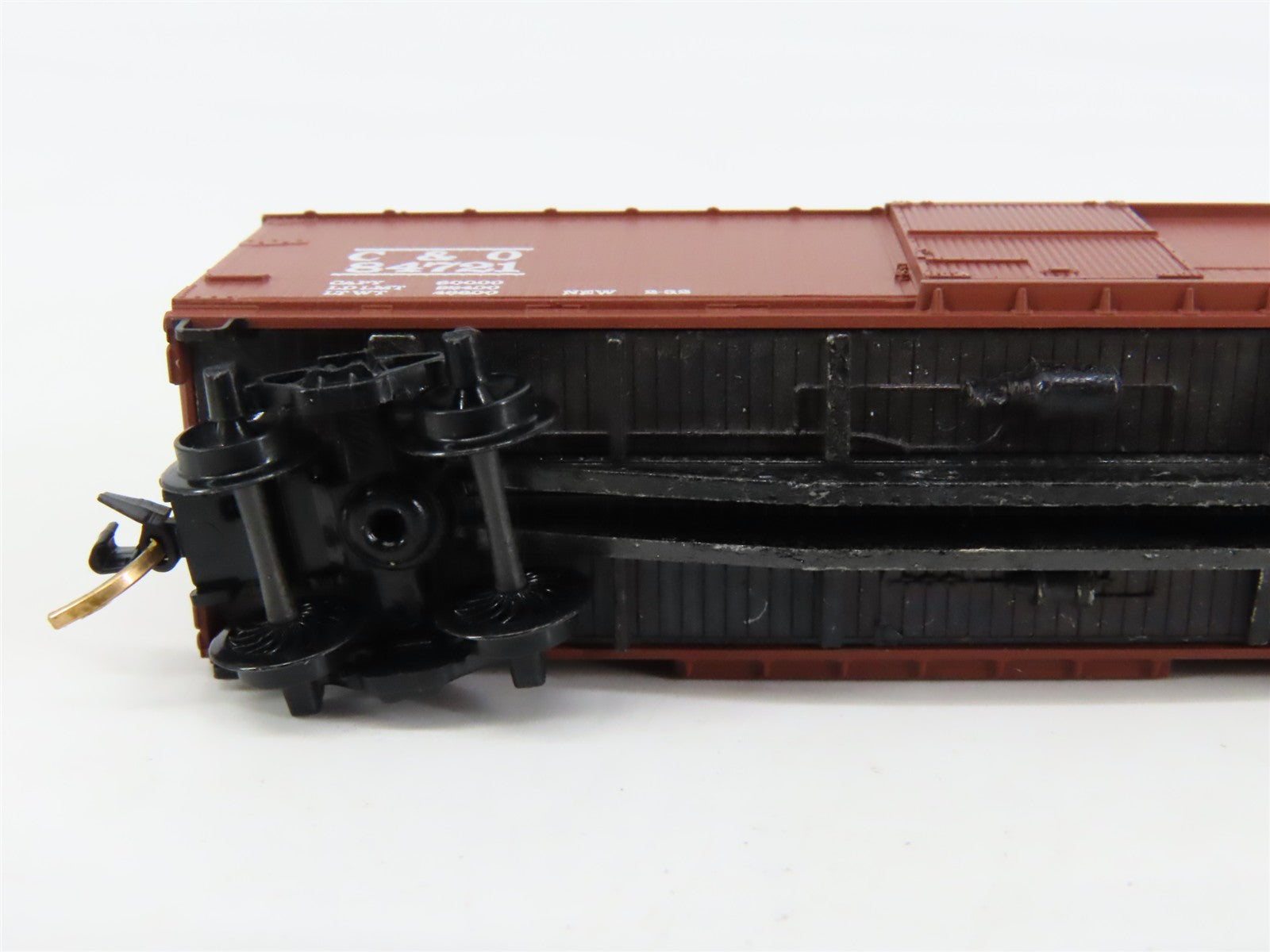 N Scale Micro-Trains 42120 C&O Chesapeake & Ohio 40' Box Car 84721 RTR