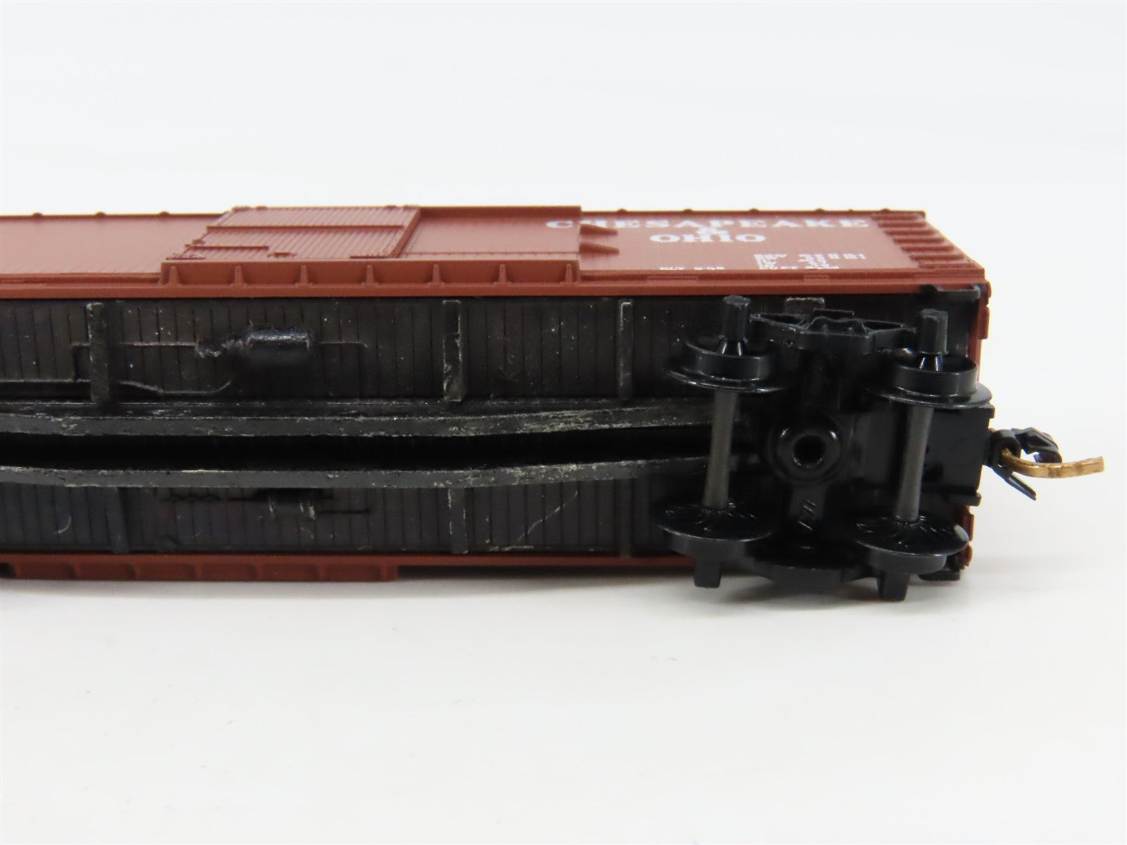 N Scale Micro-Trains 42120 C&O Chesapeake & Ohio 40' Box Car 84721 RTR