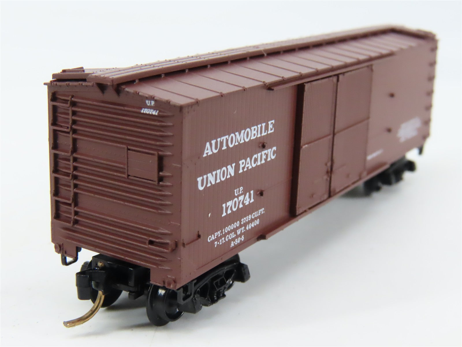 N Scale Kadee Micro-Trains 43030 UP Union Pacific 40' Automobile Boxcar #170741