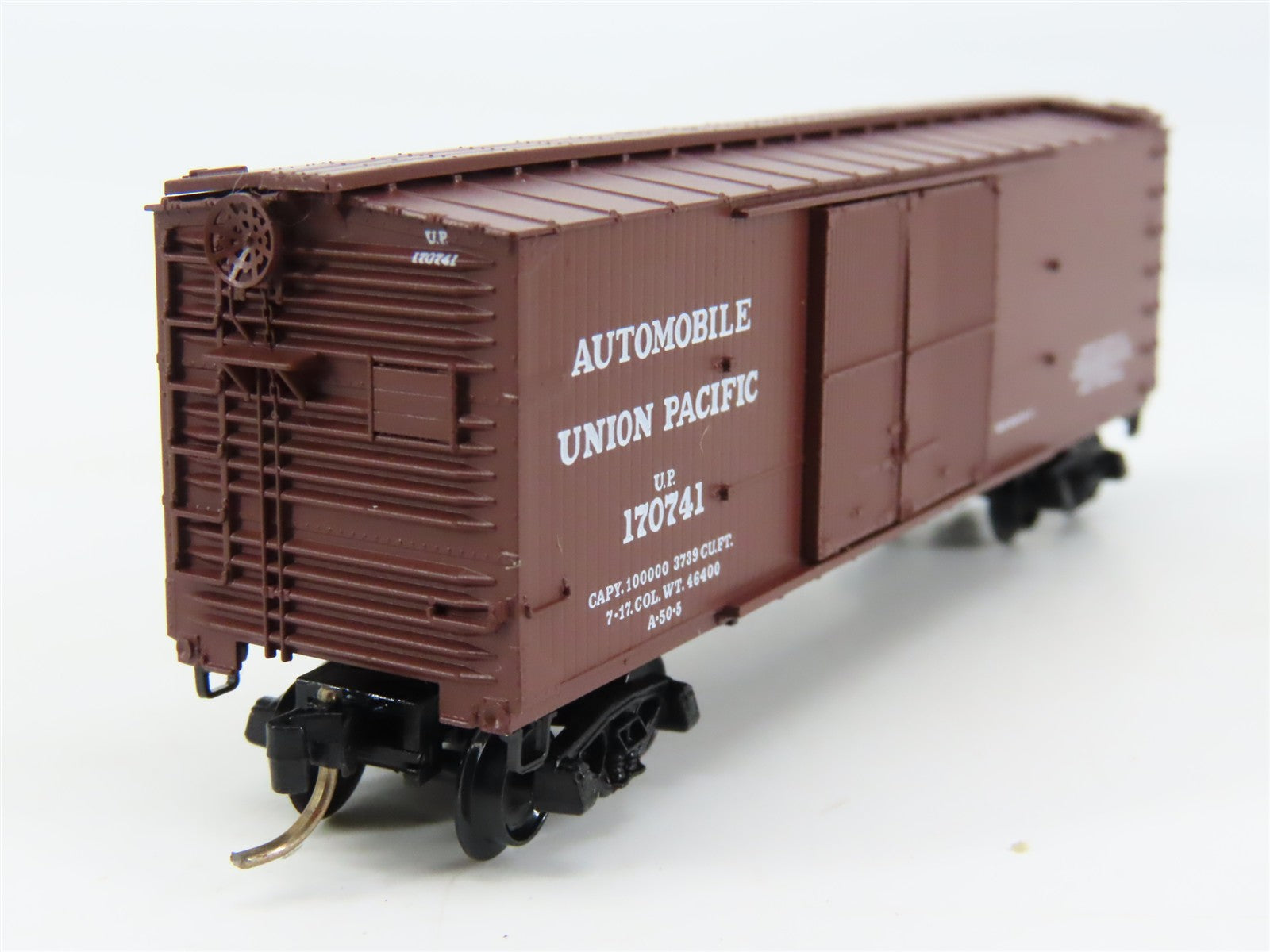 N Scale Kadee Micro-Trains 43030 UP Union Pacific 40' Automobile Boxcar #170741