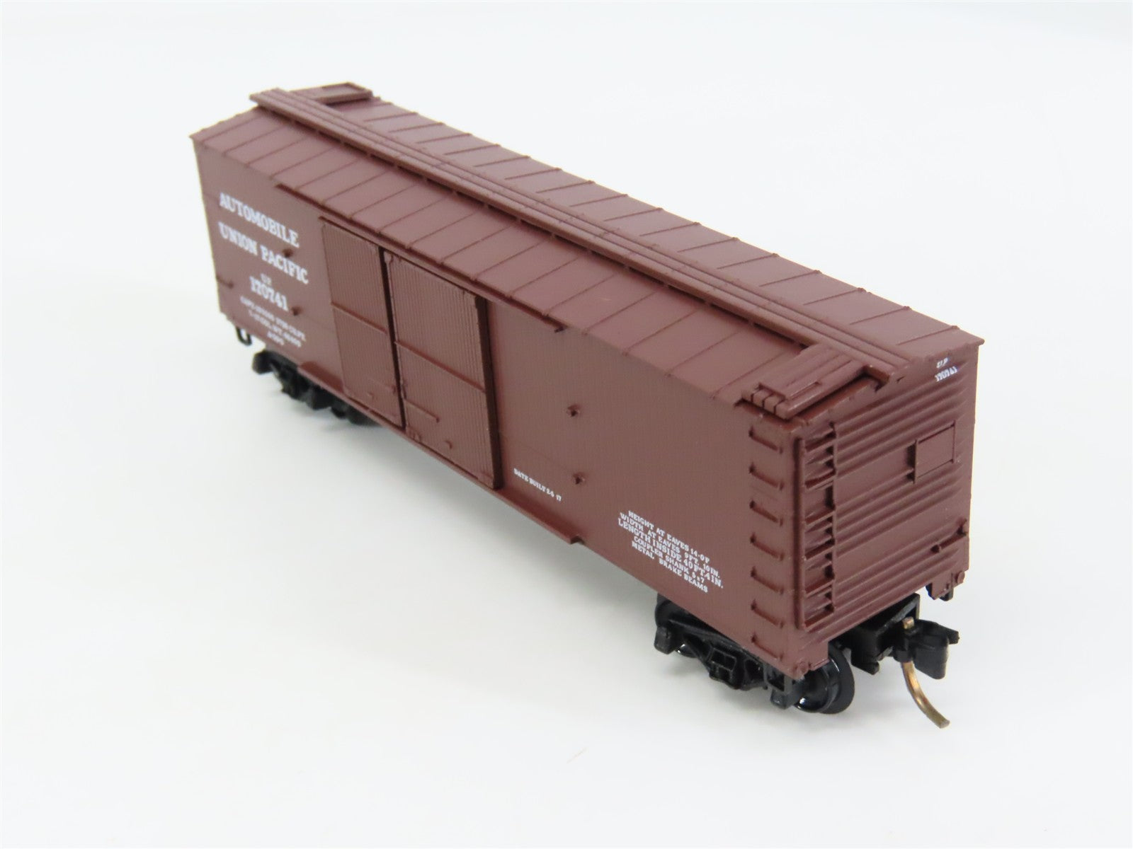 N Scale Kadee Micro-Trains 43030 UP Union Pacific 40' Automobile Boxcar #170741