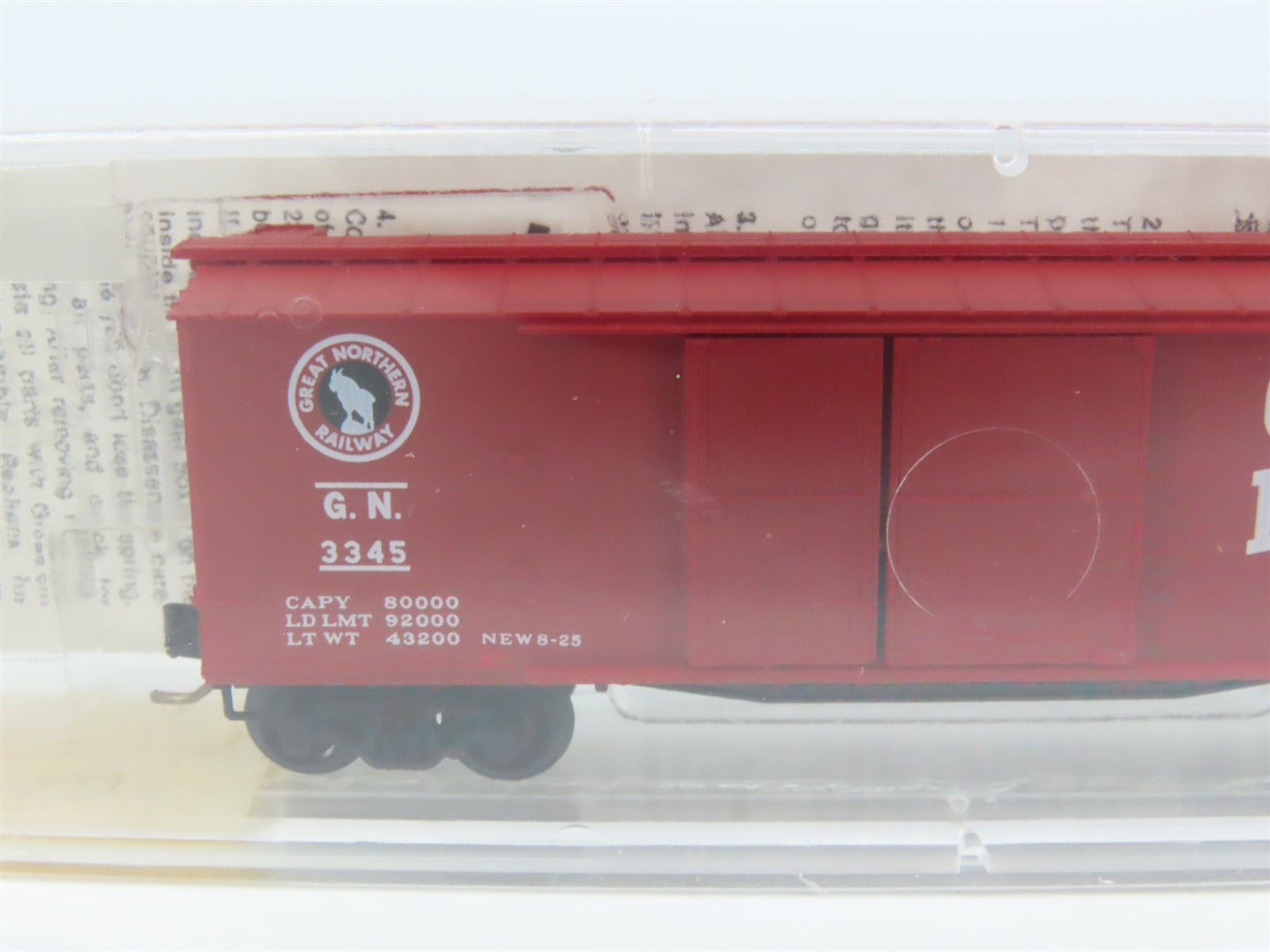 N Scale Micro-Trains 43040 GN Great Northern 40' Box Car 3345 RTR
