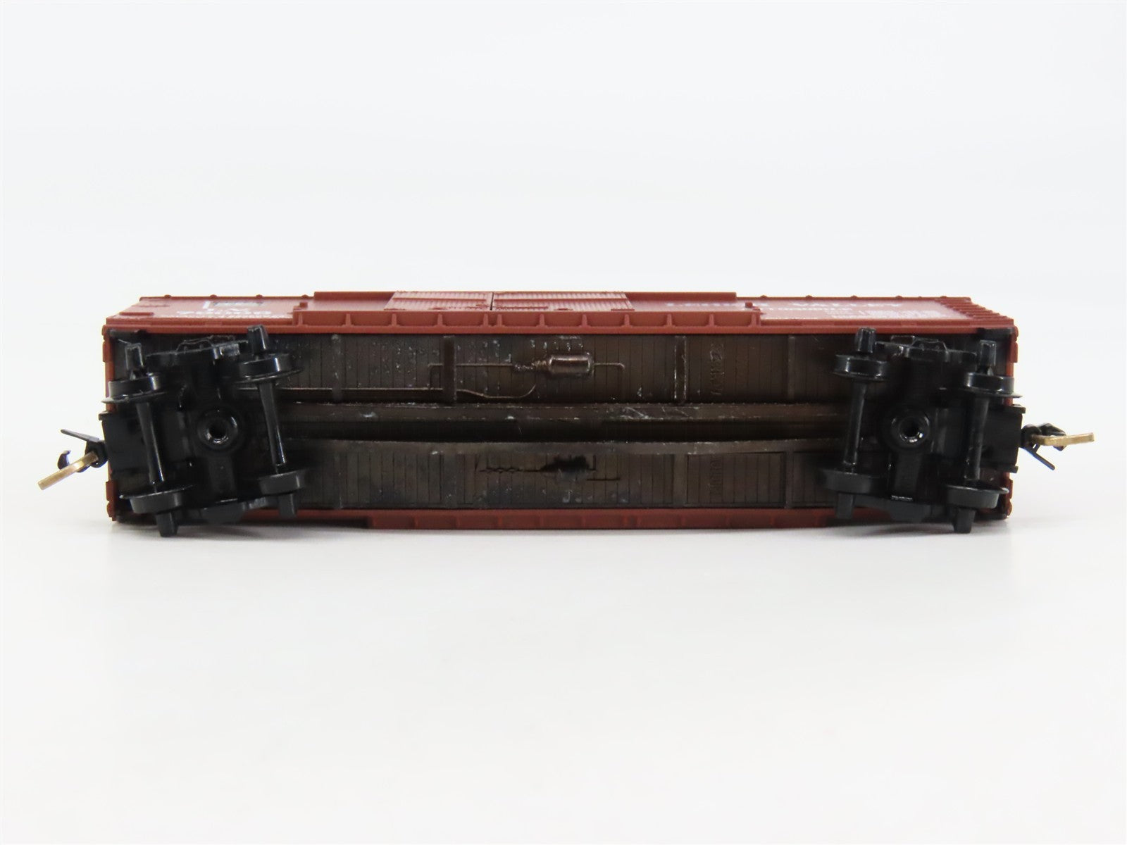 N Scale Micro-Trains 43050 LV Lehigh Valley 40' Automobile Box Car #79006