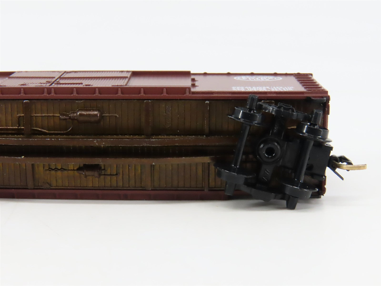 N Scale Micro-Trains 43060 NYC Michigan Central 40' Box Car #64753 RTR