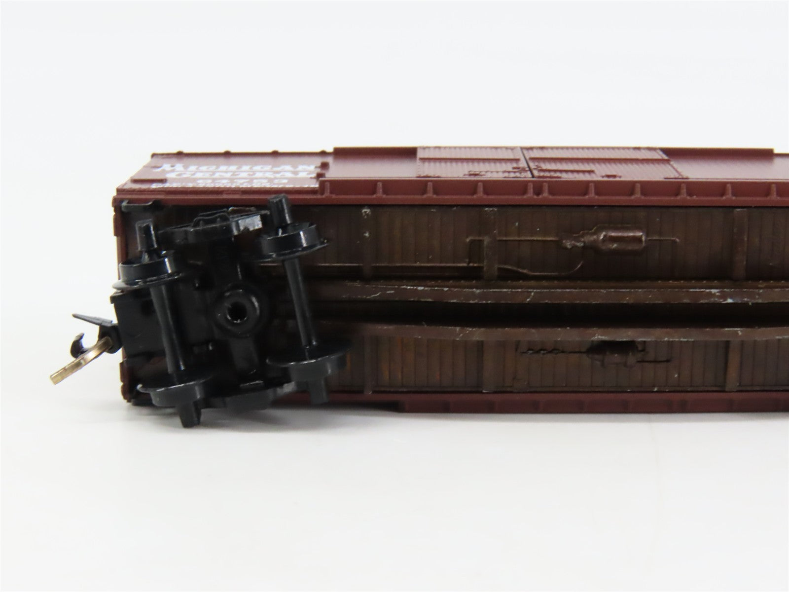 N Scale Micro-Trains 43060 NYC Michigan Central 40' Box Car #64753 RTR