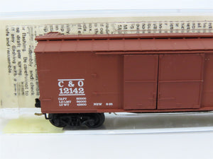 N Scale Micro-Trains 43070 C&O Chesapeake & Ohio 40' Box Car 12142 RTR