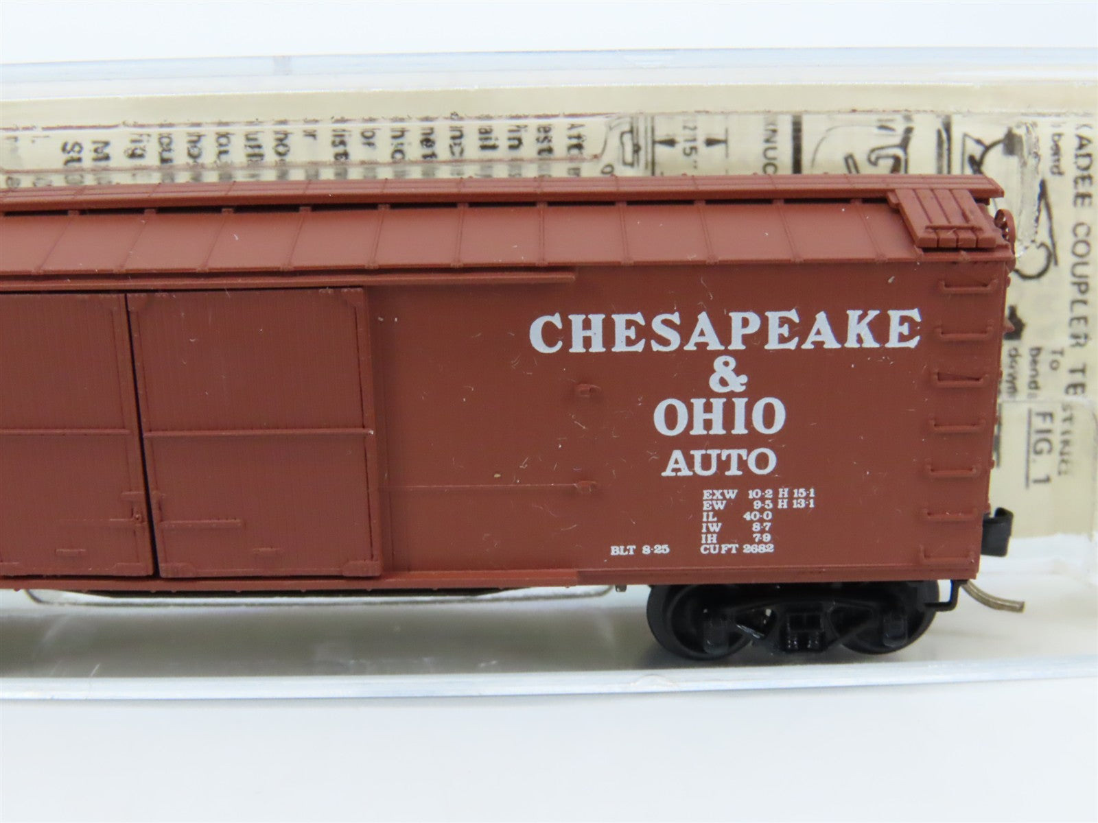 N Scale Micro-Trains 43070 C&O Chesapeake & Ohio 40' Box Car 12142 RTR