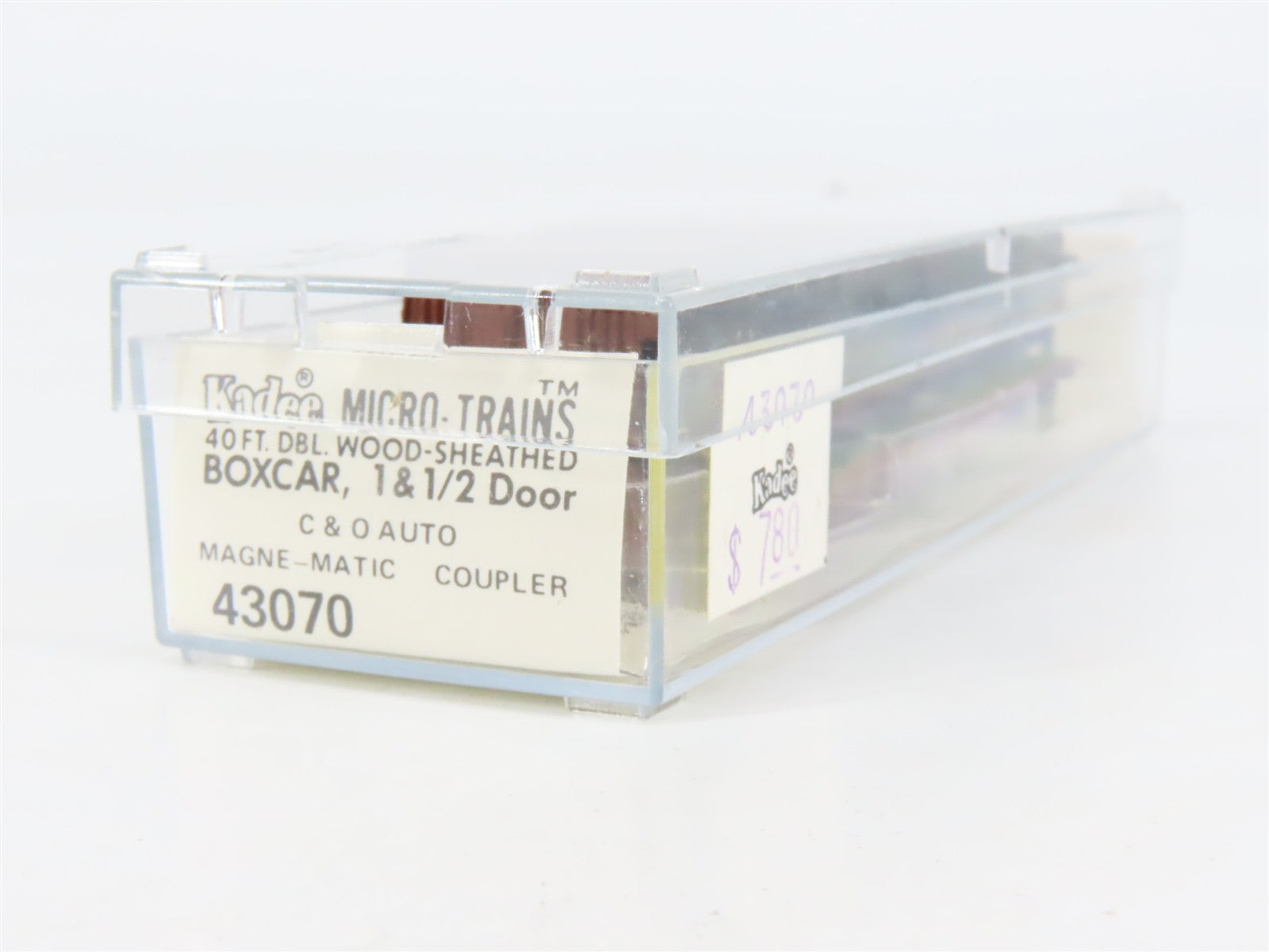 N Scale Micro-Trains 43070 C&O Chesapeake & Ohio 40' Box Car 12142 RTR