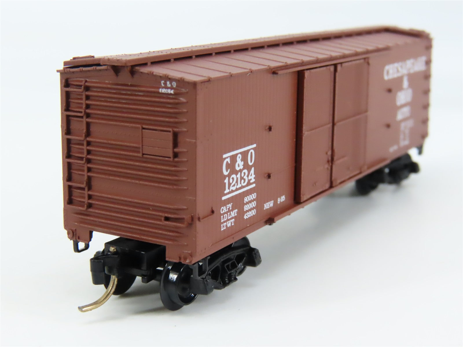 N Scale Micro-Trains 43070 C&O Chesapeake & Ohio 40' Wood-Sheathed Box Car RTR