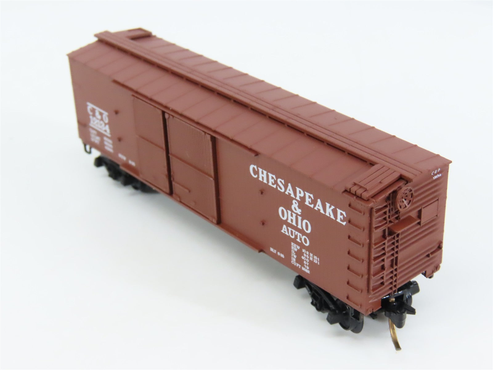 N Scale Micro-Trains 43070 C&O Chesapeake & Ohio 40' Wood-Sheathed Box Car RTR