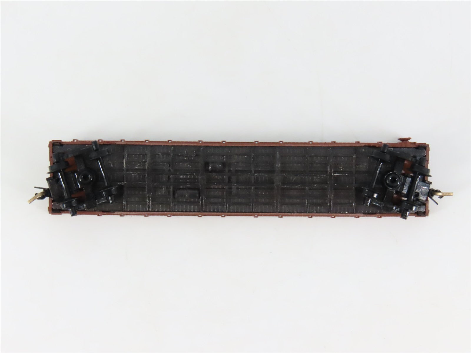 N Scale Micro-Trains 44010 GN Great Northern 50' Flat Car 66200 RTR