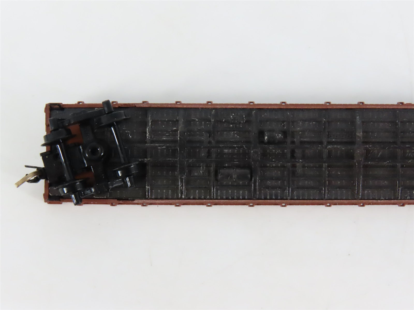 N Scale Micro-Trains 44010 GN Great Northern 50' Flat Car 66200 RTR