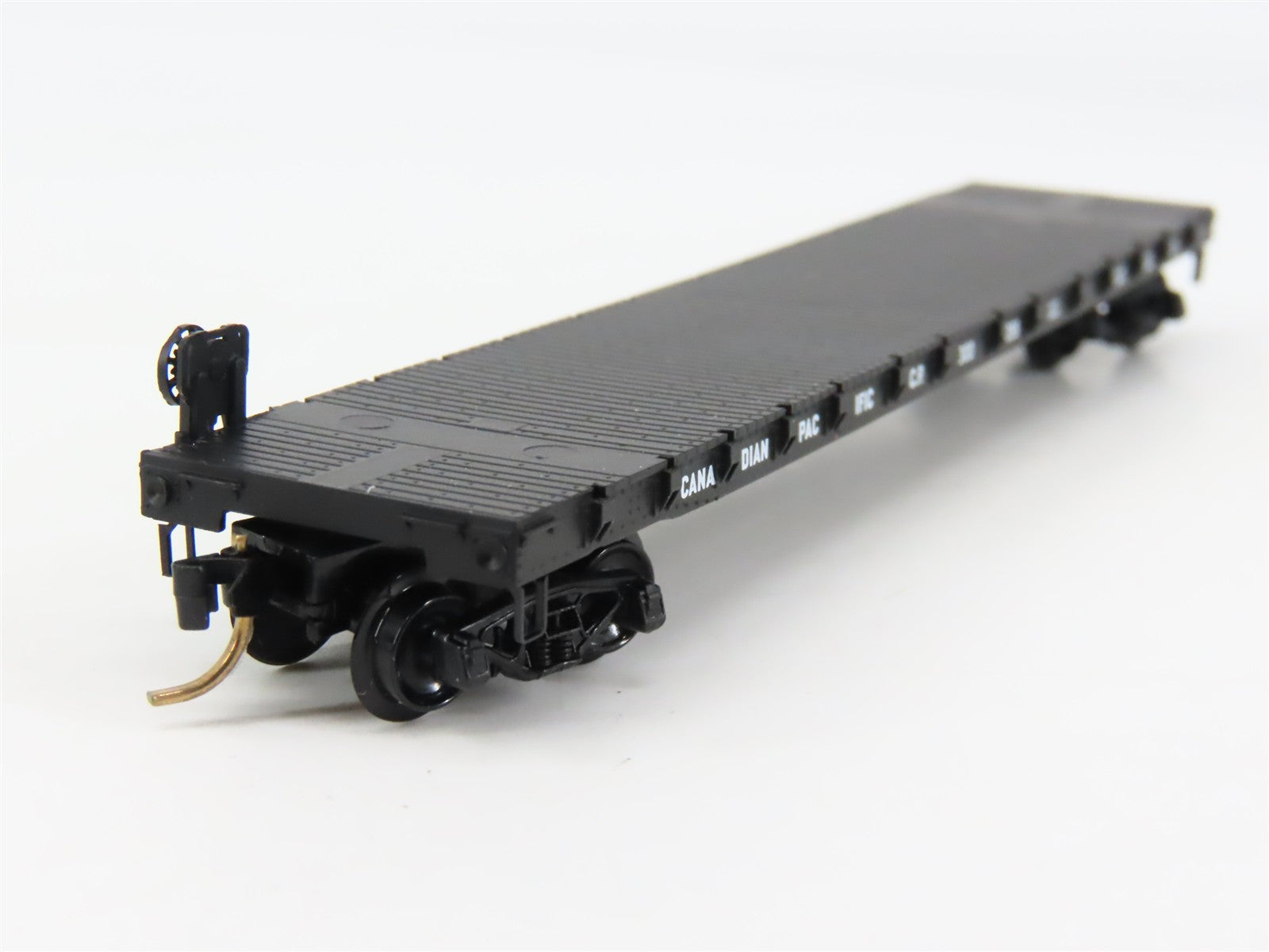 N Scale Micro-Trains 44040 CP Canadian Pacific 50' Flat Car 300055 RTR