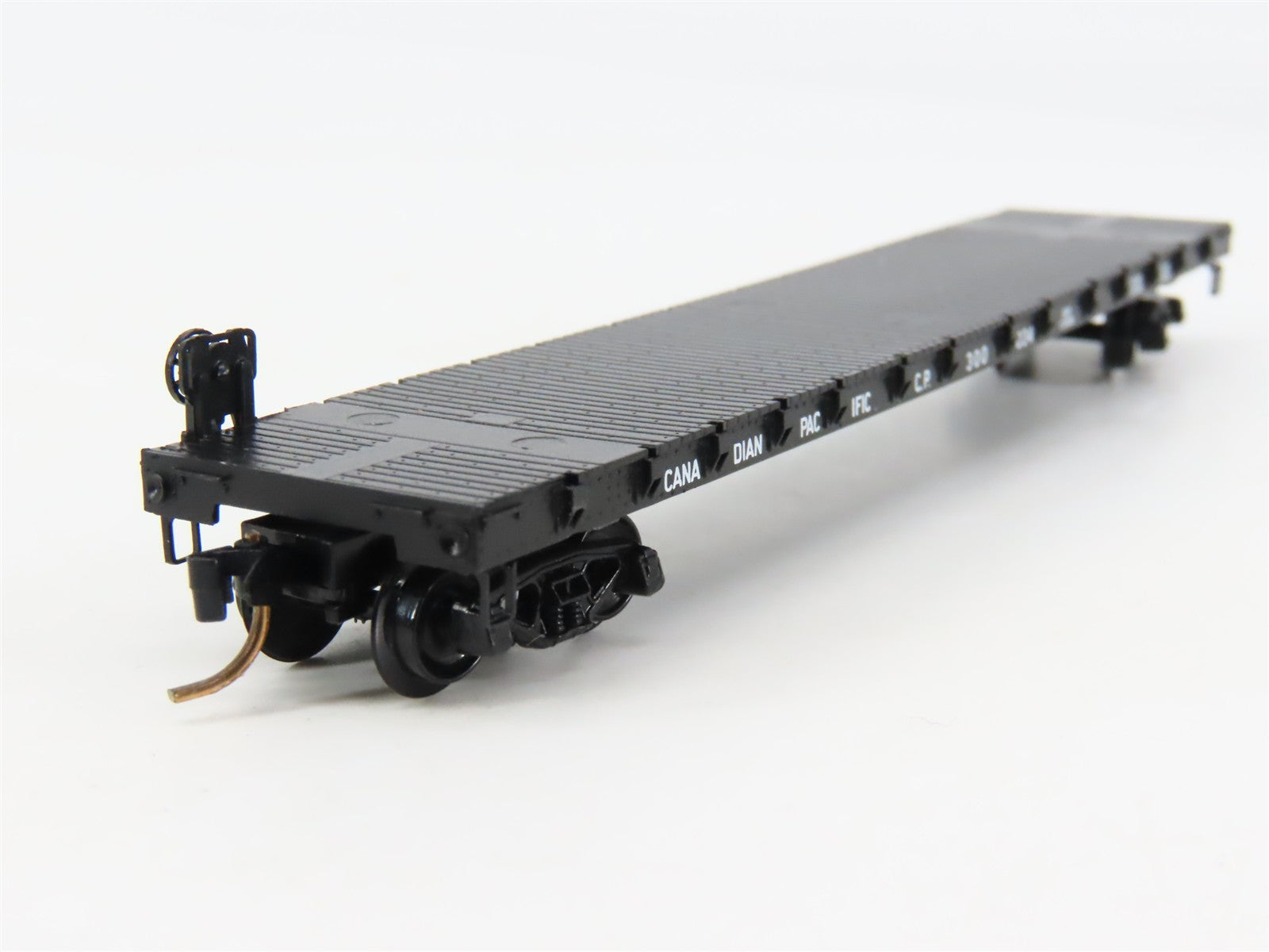 N Scale Micro-Trains 44040 CP Canadian Pacific 50' Flat Car 300034 RTR