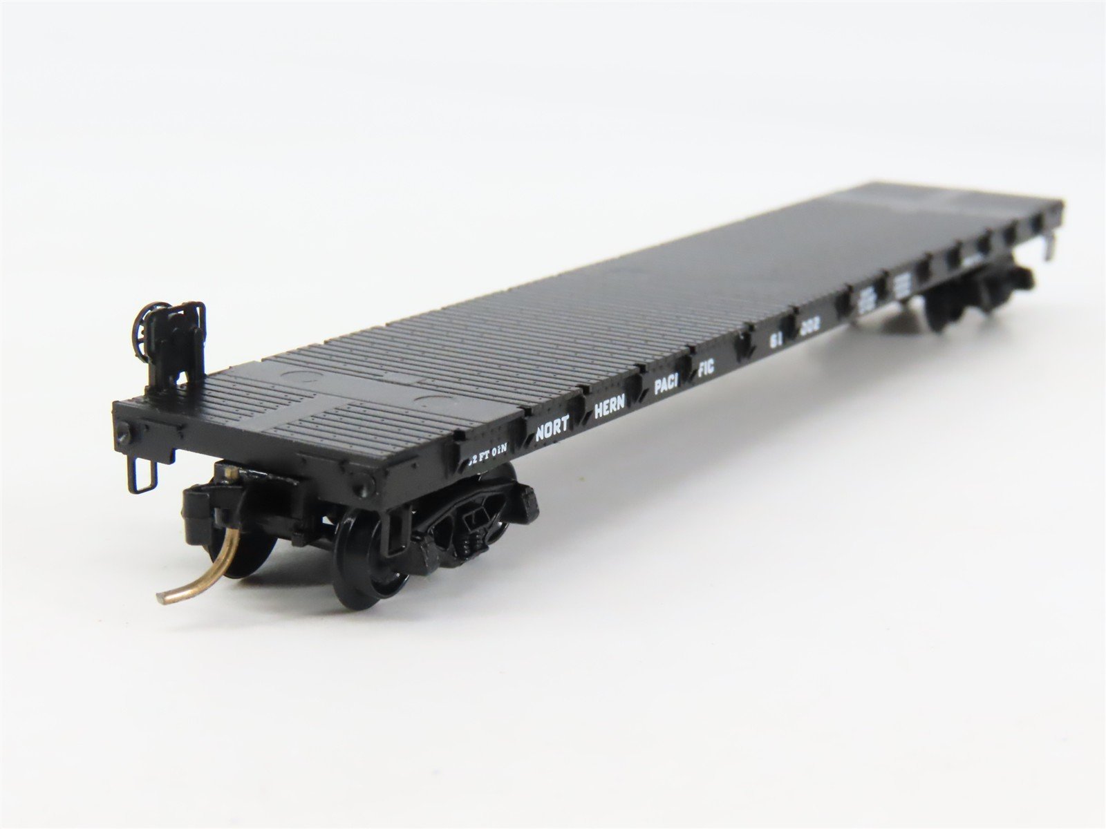 N Scale Micro-Trains 44020 NP Northern Pacific 52' Flat Car 61002 RTR