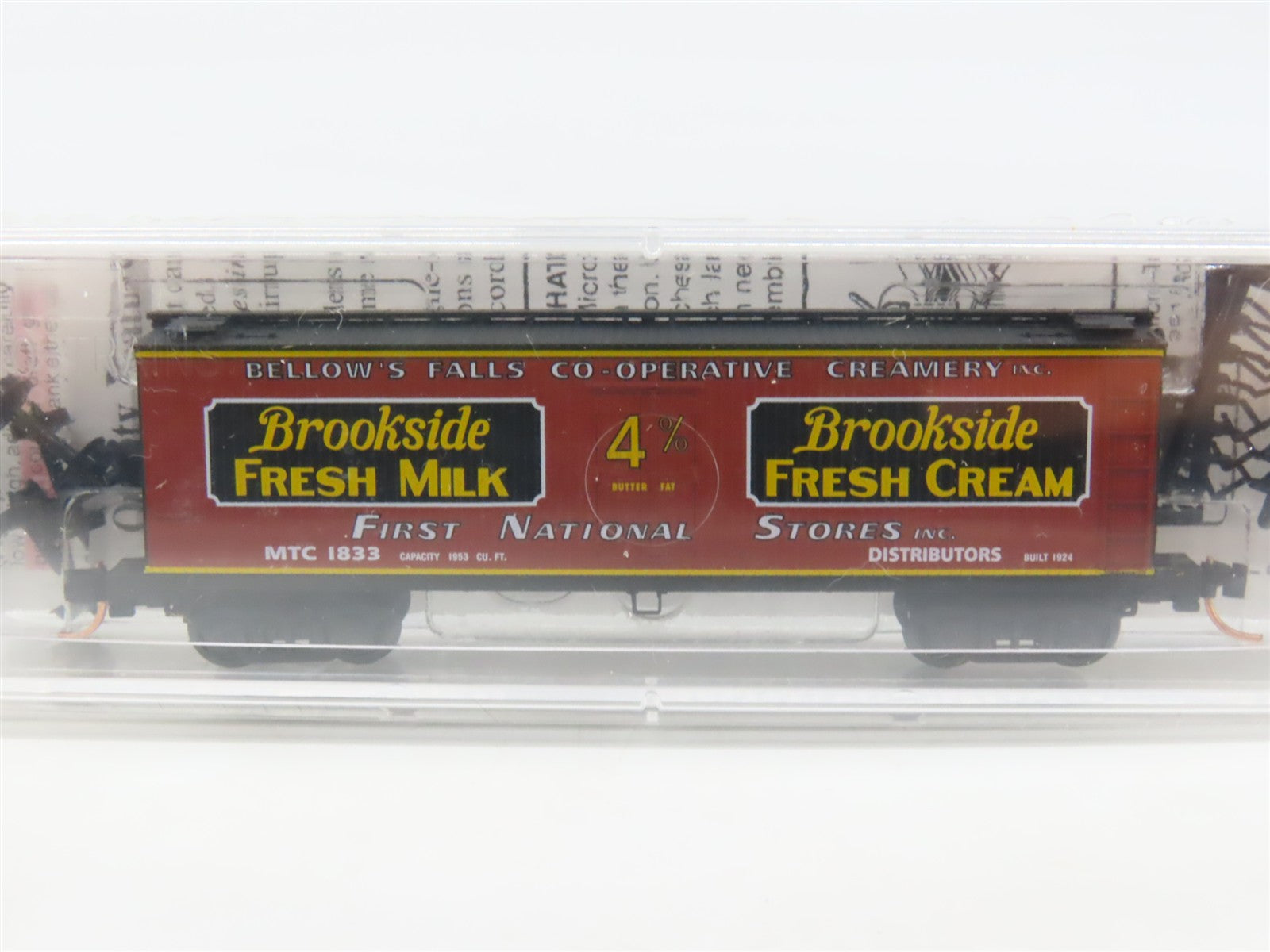 N Scale Micro-Trains MTL 47350 MTC Bellows Falls Creamery 40' Reefer 1833 RTR