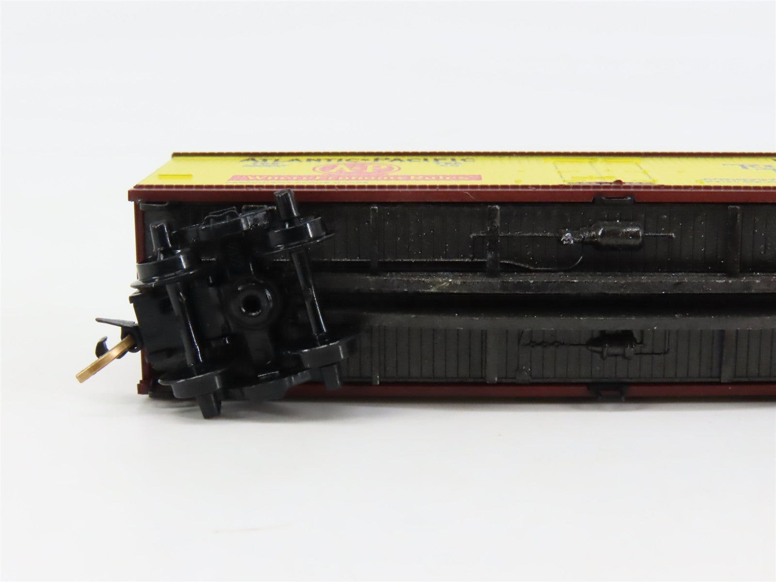 N Scale Micro-Trains 47010 URT Union Refrigerator Transit 40' Reefer 23099 RTR